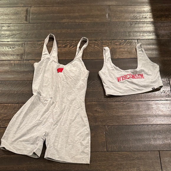 Hype and vice Wisconsin badger onesie and crop top sz small - Picture 1 of 5